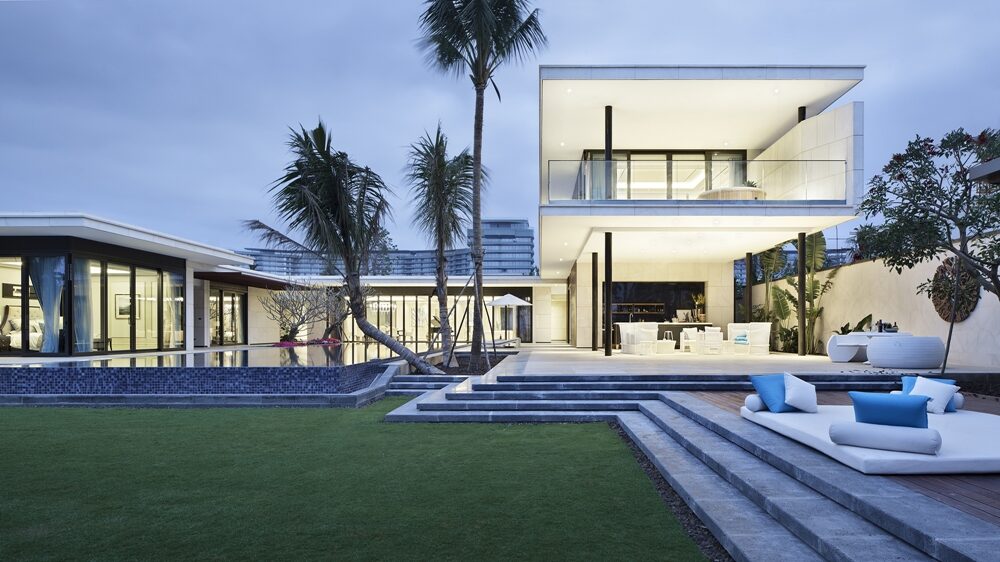 Modern luxury house image