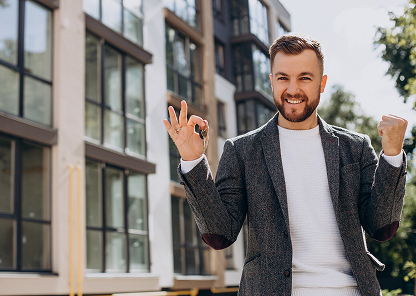 Man holding keys in hand